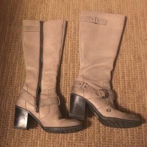 Born Natasha boots in barn wood